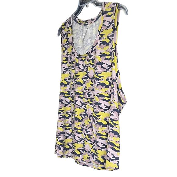 FABLETICS ROUND NECK SLEEVELESS TOP, WOMENS, 1X, PINK PURPLE YELLOW ANIMAL - Picture 3 of 9